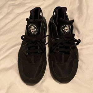 Men’s Nike Air Huaraches Black 10.5